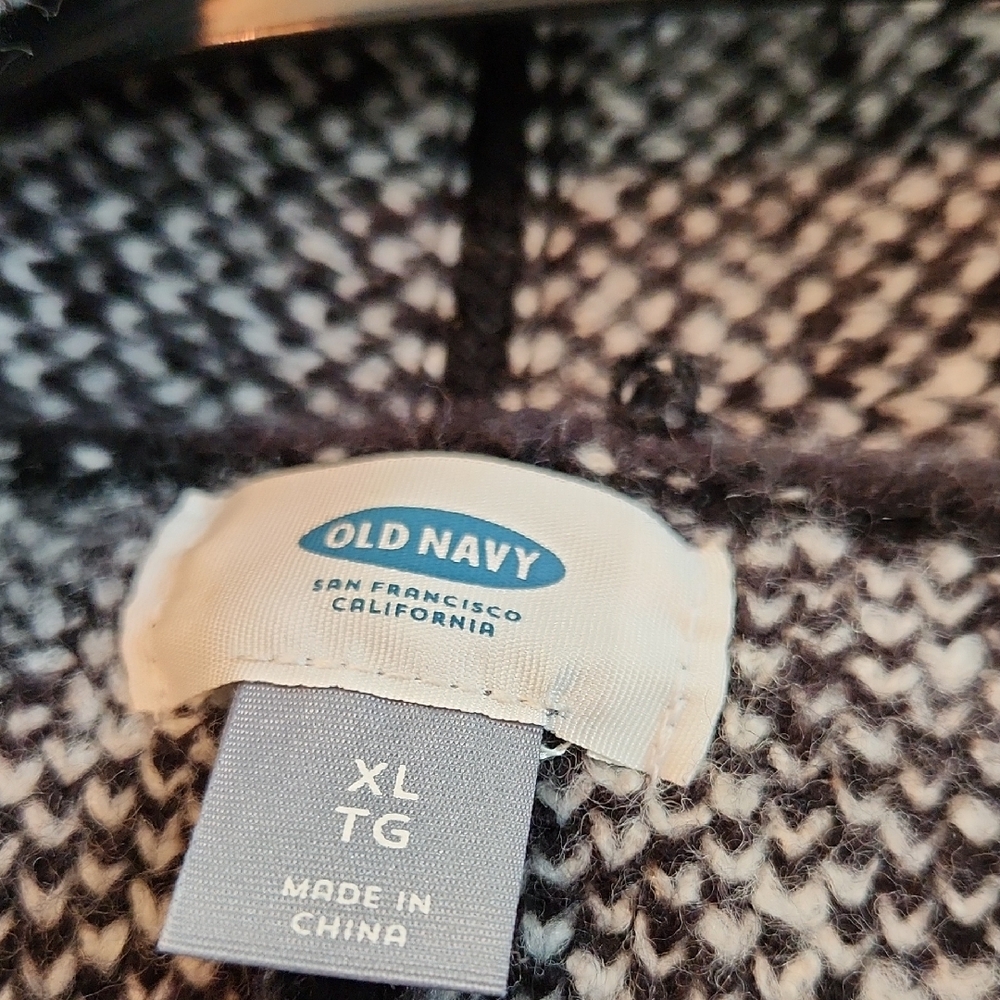 Like New Old Navy Monochrome Knit Cardigan - Picture 2 of 5